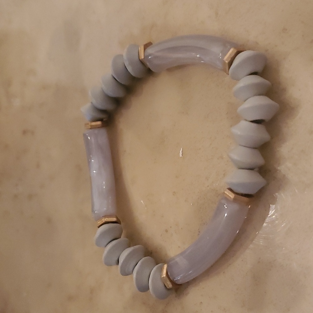 **SALE**Wood Disc Bracelet nwot